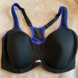 Triumph TriAction Sports Bra 34DD